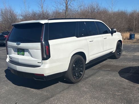 Used 2024 Cadillac Escalade ESV Sport Platinum w/ LPO, ONYX Package image 7