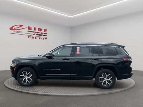 Used 2023 Jeep Grand Cherokee L Limited w/ Luxury Tech Group II image 2