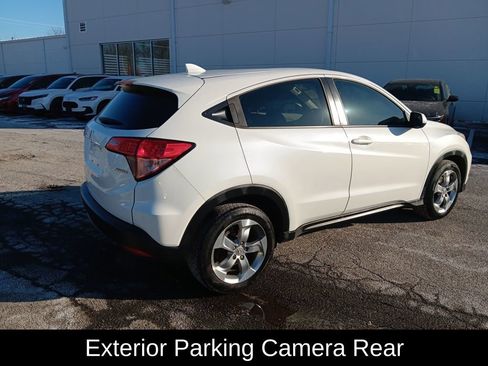 Used 2017 Honda HR-V LX image 4