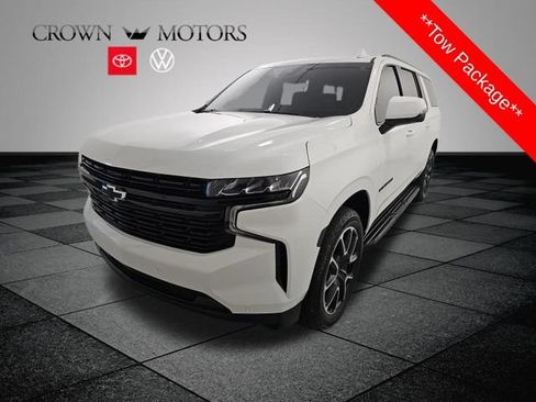 Used 2023 Chevrolet Suburban RST w/ Luxury Package AWD/4WD image 3