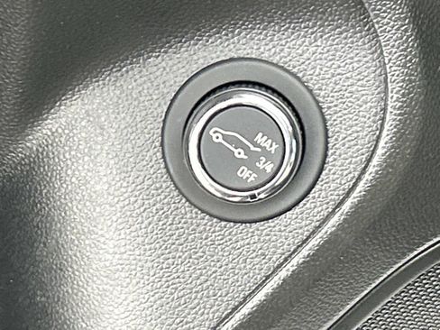 Used 2022 Buick Encore GX Essence w/ Advanced Technology Package image 20