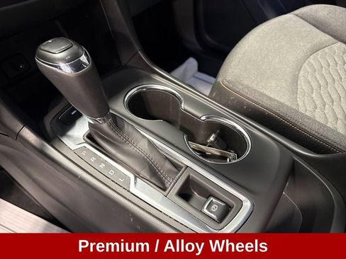 Used 2018 Chevrolet Equinox LT AWD/4WD image 17