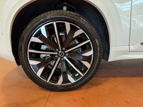 Used 2026 Volvo XC90 B5 Plus w/ Protection Package Premier AWD/4WD image 13