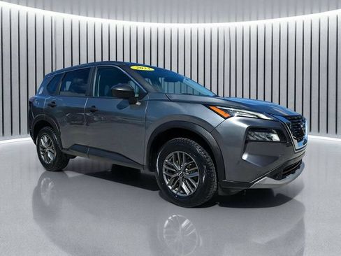 Used 2023 Nissan Rogue S FWD image 2