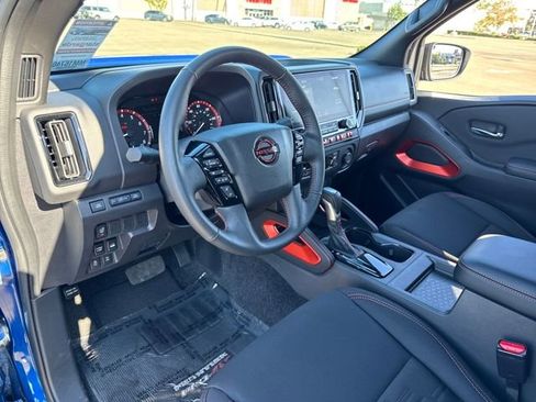 Used 2025 Nissan Frontier PRO-4X image 8