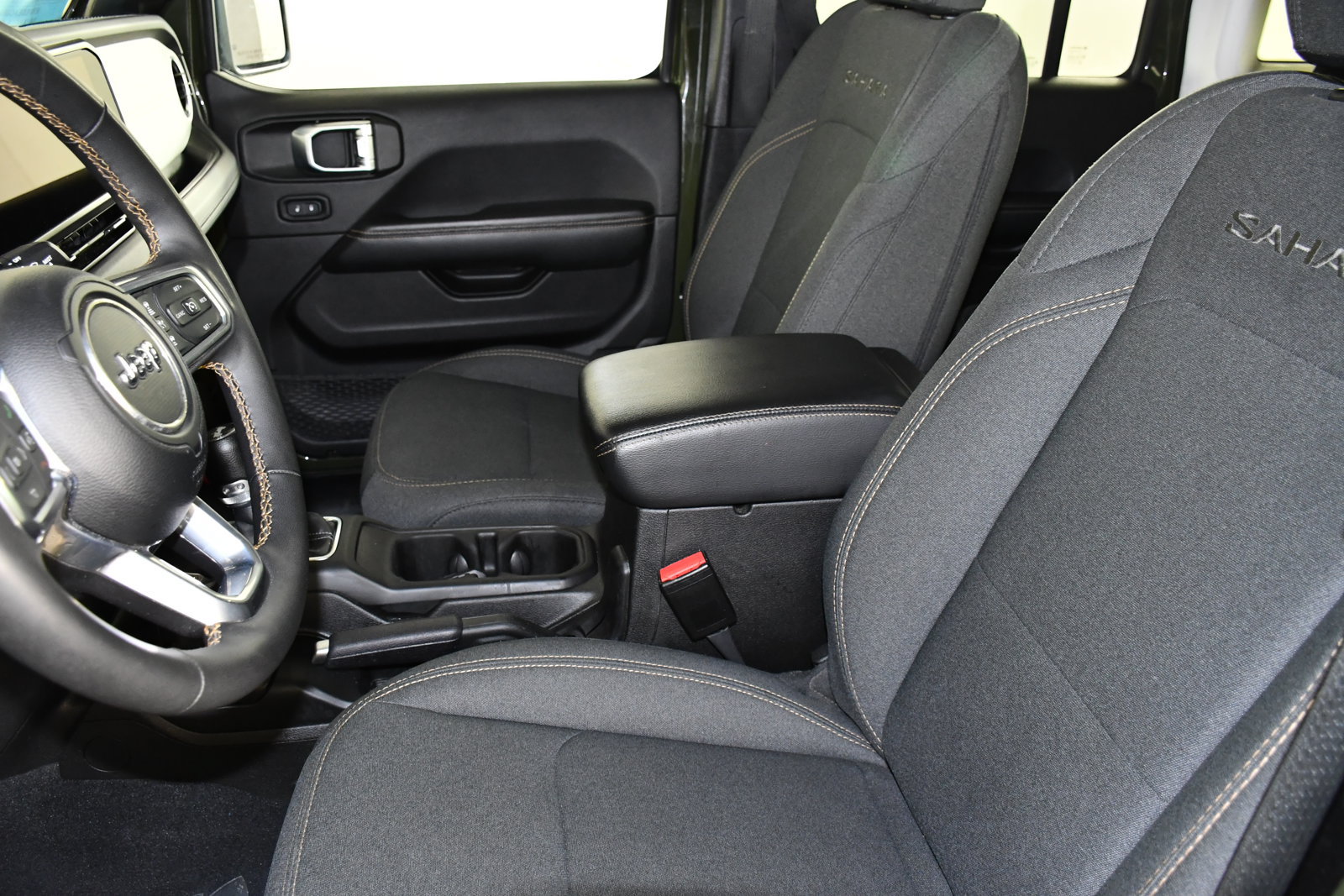 Used 2024 Jeep Wrangler Unlimited Sahara AWD/4WD image 38