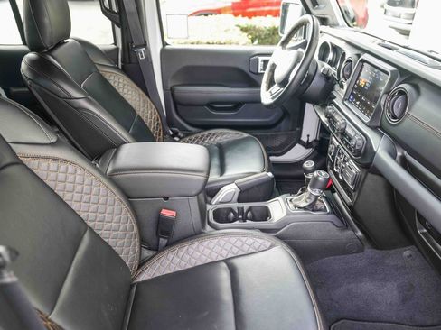 Used 2022 Jeep Wrangler Unlimited Sahara image 15