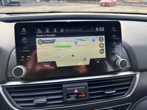 Used 2022 Honda Accord Touring image 19