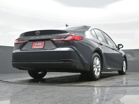 Used 2025 Toyota Camry LE image 30