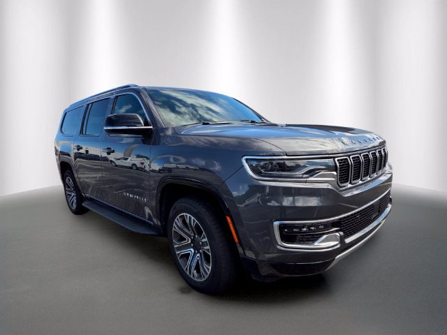 Used 2024 Jeep Wagoneer L Series II w/ Flexible Seating Group RWD image 5