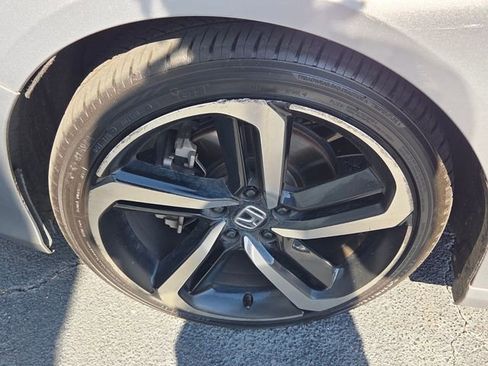 Used 2018 Honda Accord Sport image 4