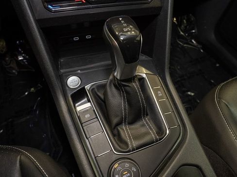 Used 2023 Volkswagen Tiguan SE image 16