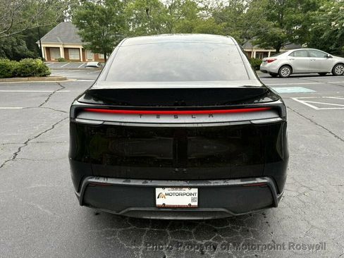Used 2026 Tesla Model Y Long Range RWD image 9