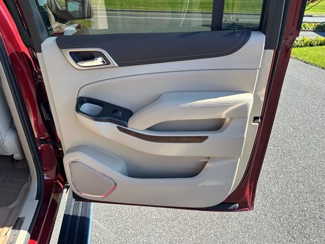 Used 2019 GMC Yukon XL Denali w/ Denali Ultimate Package AWD/4WD image 25