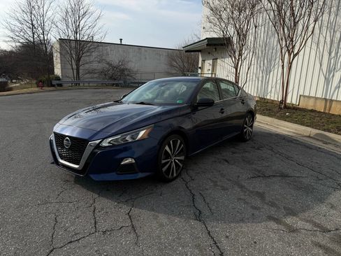 Used 2021 Nissan Altima 2.5 SR image 1