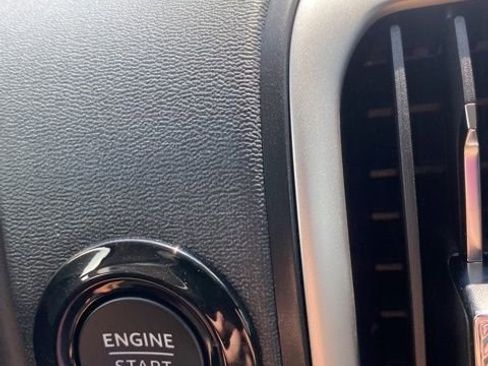 New 2025 Ford Expedition Active image 28