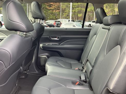 Used 2025 Toyota Grand Highlander FWD image 35