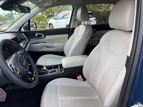 Used 2024 Kia Sorento EX FWD image 9
