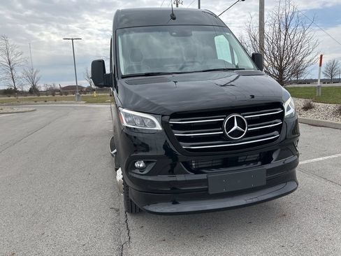 Used 2023 Mercedes-Benz Sprinter 3500 image 3