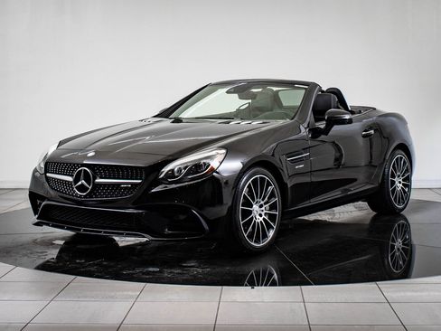 Used 2017 Mercedes-Benz SLC 43 AMG image 2