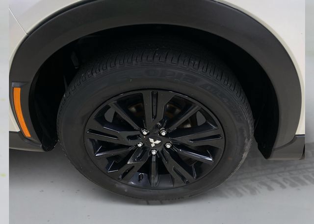 Used 2023 Mitsubishi Eclipse Cross LE AWD/4WD image 19