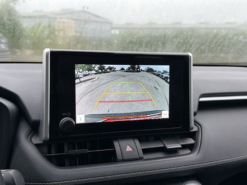 Certified 2025 Toyota RAV4 XLE FWD image 30