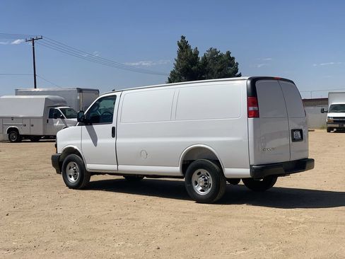 New 2026 Chevrolet Express 2500 w/ Driver Convenience Package RWD image 6