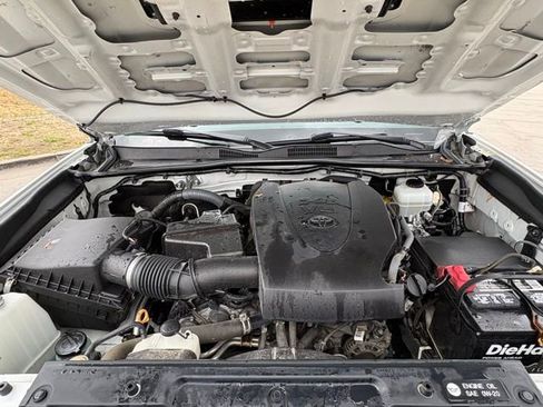 Used 2017 Toyota Tacoma TRD Pro AWD/4WD image 33