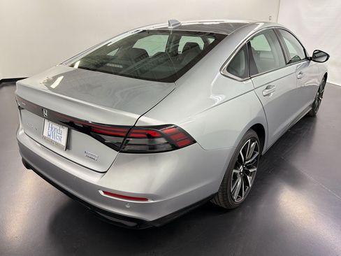 Certified 2024 Honda Accord Touring image 9