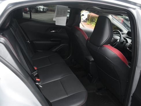 Used 2025 Toyota Prius Plug-In Hybrid FWD image 20