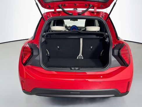 Used 2025 MINI Cooper 2-Door Hardtop image 25