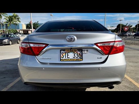 Used 2016 Toyota Camry LE FWD image 6