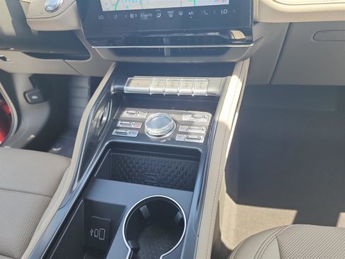 New 2025 Lincoln Nautilus Premier image 29