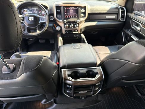 Used 2019 RAM 1500 Laramie AWD/4WD image 15