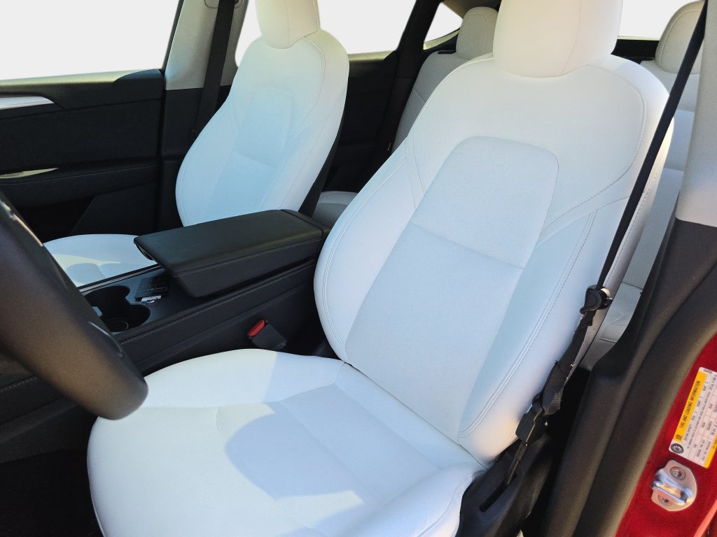 Used 2022 Tesla Model Y Long Range AWD/4WD image 18