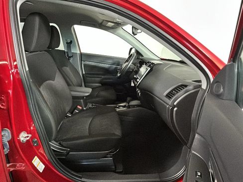 Used 2025 Mitsubishi Outlander Sport LE AWD/4WD image 33