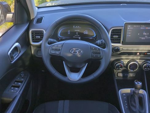 New 2026 Hyundai Venue SEL image 18