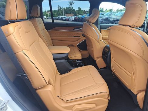 Certified 2025 Jeep Grand Cherokee L Summit AWD/4WD image 37
