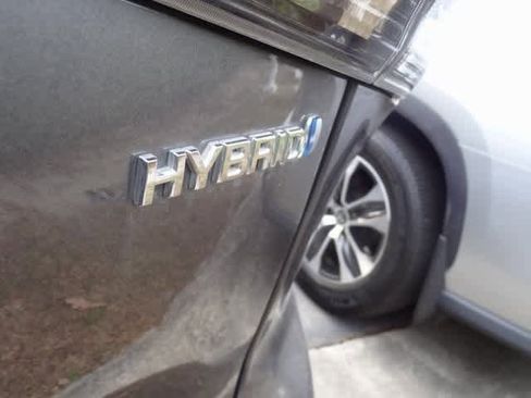 Certified 2023 Toyota Highlander LE image 17