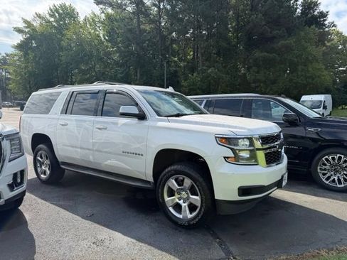 Used 2016 Chevrolet Suburban LT AWD/4WD image 4