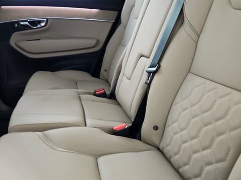 New 2026 Volvo XC90 T8 Plus w/ Protection Package Premier AWD/4WD image 28