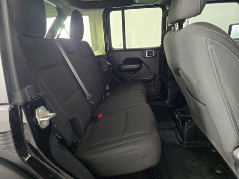 Used 2018 Jeep Wrangler Unlimited Sport S image 36