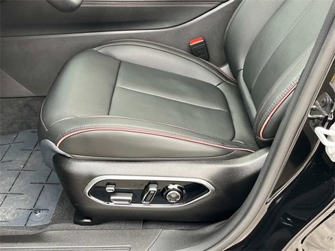 Used 2025 Jeep Wagoneer S Launch Edition image 16