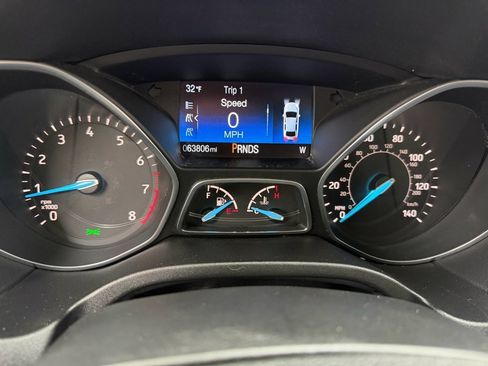 Used 2018 Ford Focus SE w/ SE Appearance Package image 21