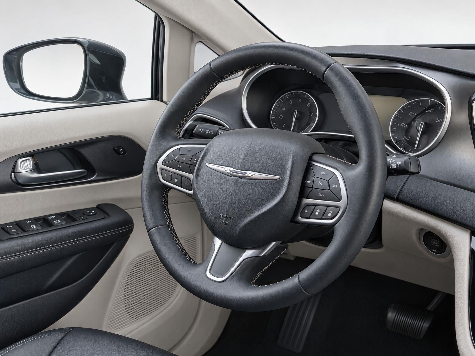 Used 2024 Chrysler Pacifica Touring-L FWD image 28