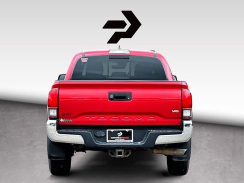 Used 2019 Toyota Tacoma TRD Off-Road AWD/4WD image 7