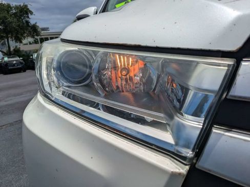 Used 2018 Toyota Highlander XLE FWD image 10