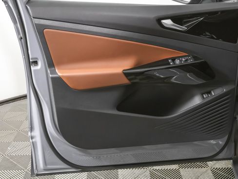 Used 2021 Volkswagen ID.4 Pro S image 36