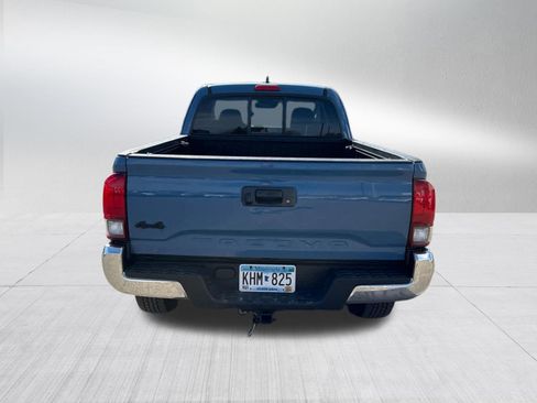 Used 2019 Toyota Tacoma SR5 w/ Four Season Floor Mat Package image 9