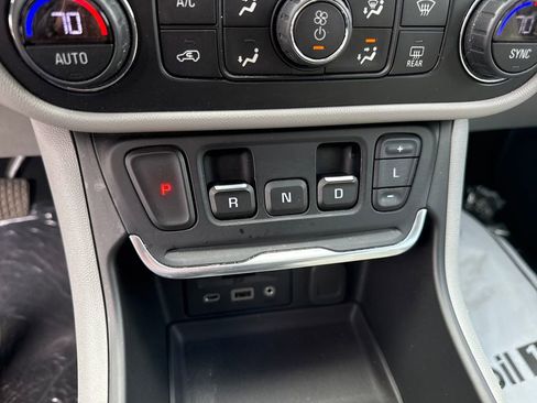 Used 2018 GMC Terrain SLT AWD/4WD image 25